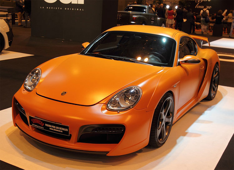 Porsche Cayman en naranja satinado